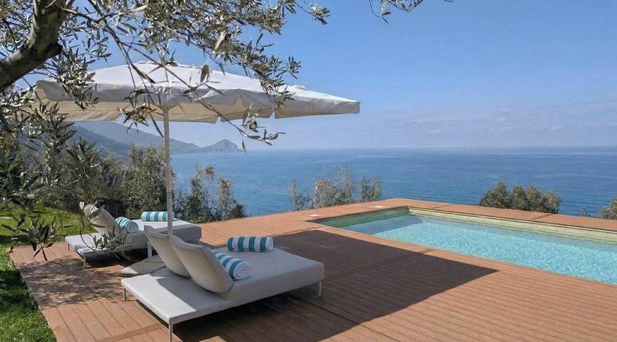 Villa per 7 persone, con Terrazza e Giardino nonché Piscina e Panorama a Pollina