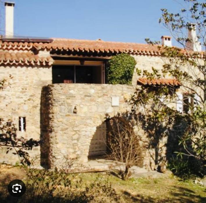 Gîte pour 10 personnes, avec jardin ainsi que piscine et terrasse, animaux acceptés à Villelongue-dels-Monts - 3