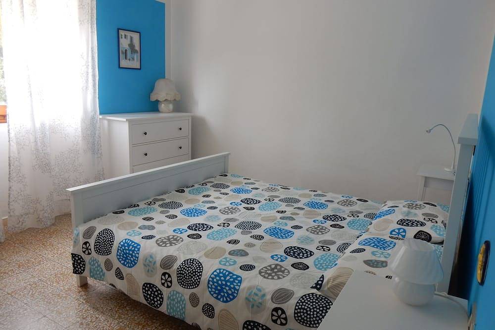 Ruhig und umgeben von leuchtend grünen zwei Schritte vom Meer entfernt in Marina di Pietrasanta, Pietrasanta