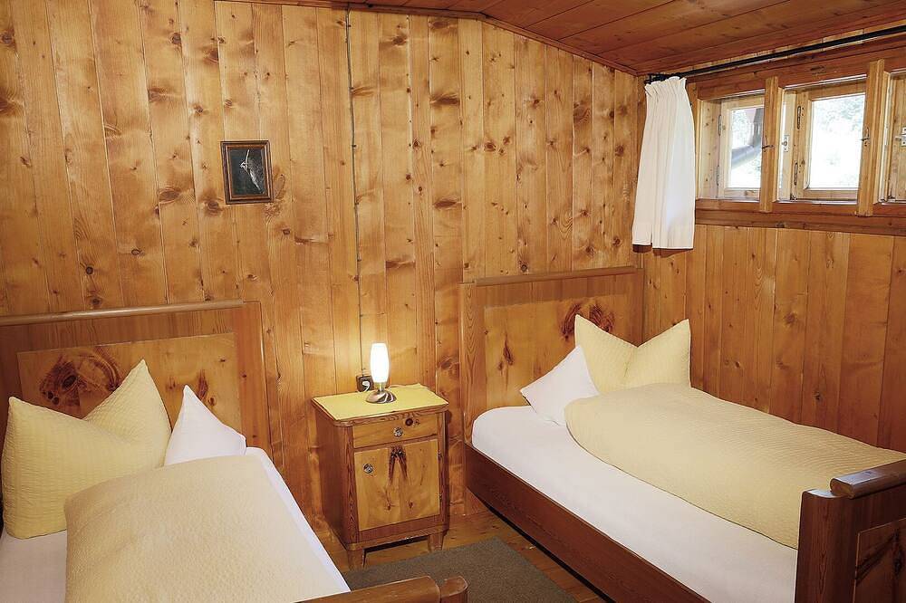 Zillertaler Ski- und Wanderhütte in Finkenberg, Zillertaler Alpen