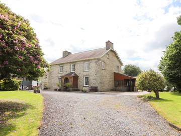Cottage for 16 People in Ceredigion, Mid-Wales, Photo 2
