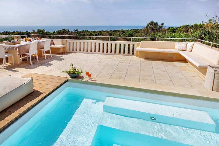 Gehobene Natursteinvilla mit 2 Pools und Meerblick in Castrignano del Capo, Golf von Tarent