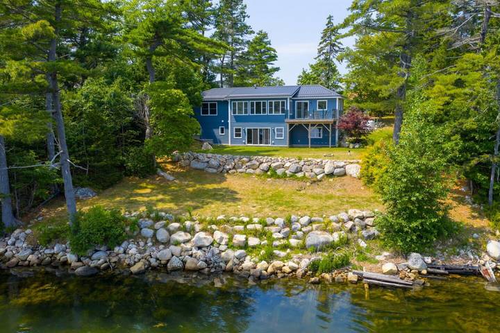 Vacation rental for 6 people, with balcony, with pets in Nova Scotia South Shore