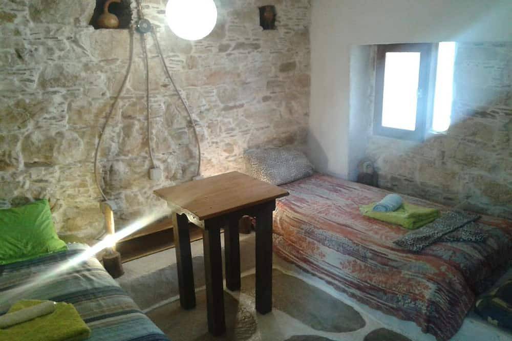 Kleines Haus am Berg in Ikaria
