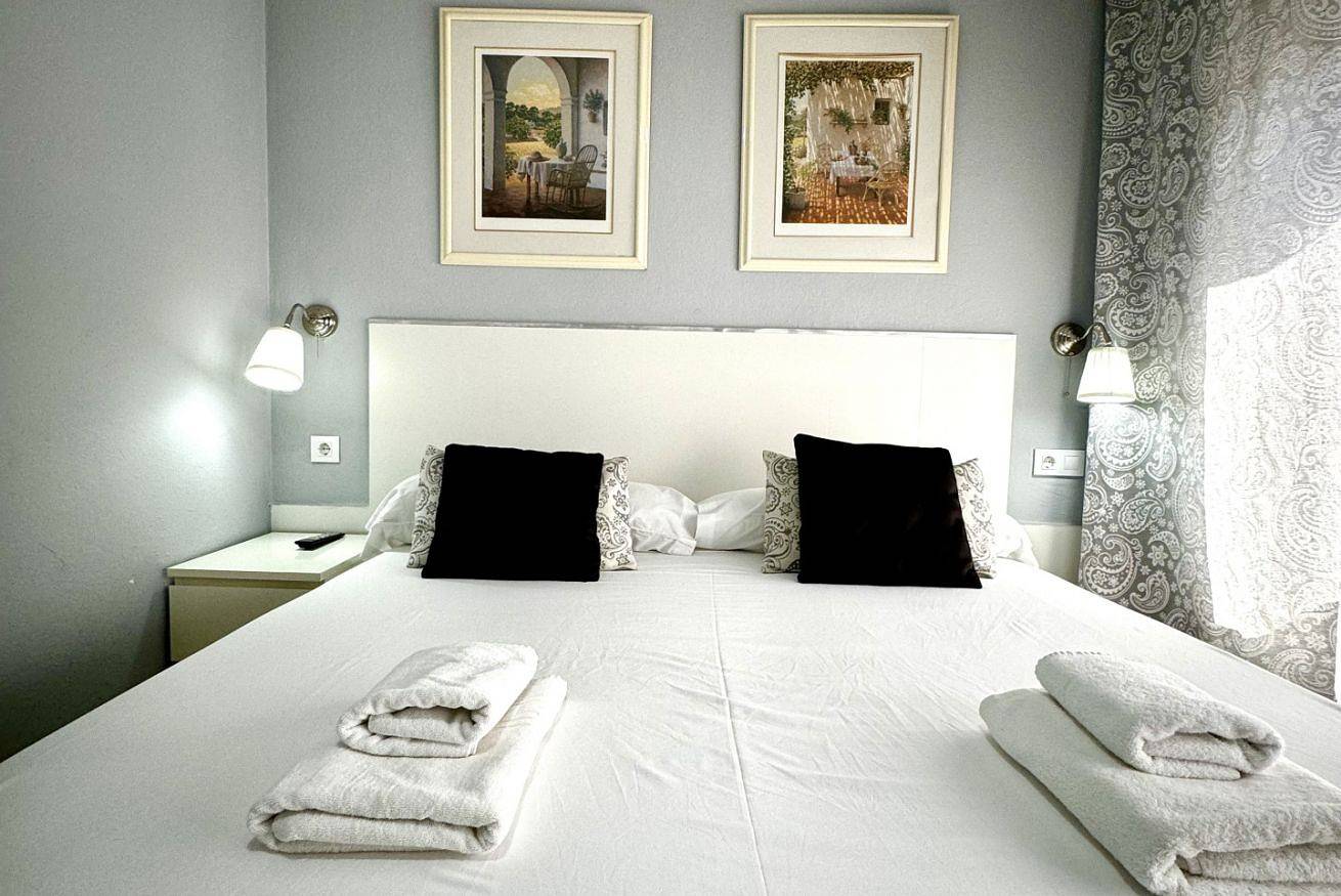 Entire apartment, Rentalsevilla On the banks of the Guadalquivir in Central Seville, Sevilla