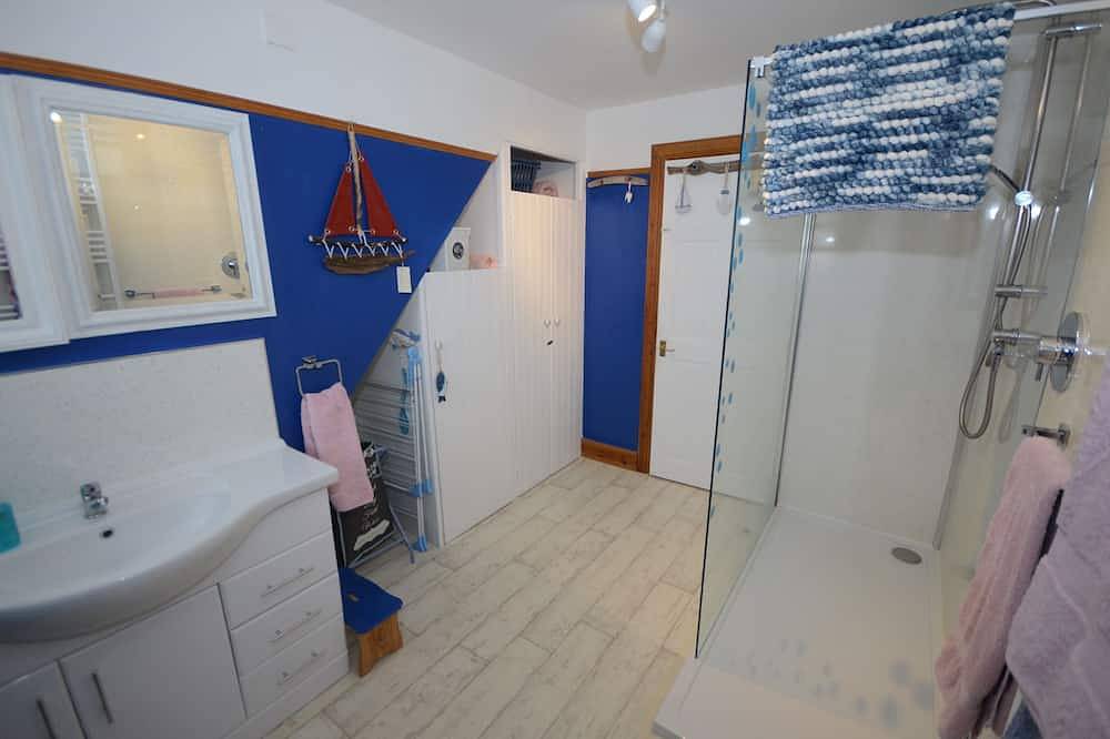 Ganze Wohnung, Driftwood Cottage in der Nähe von Portsoys historischem Hafen mit atemberaubendem Garten in Portsoy, Aberdeenshire