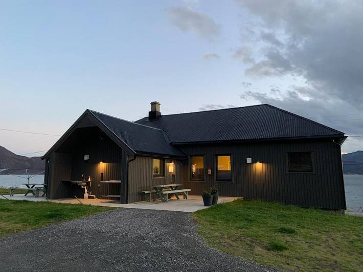 Camping for 2 personer, Terrasse og Hage i tillegg til Utsikt og Innsjøutsikt i Senja