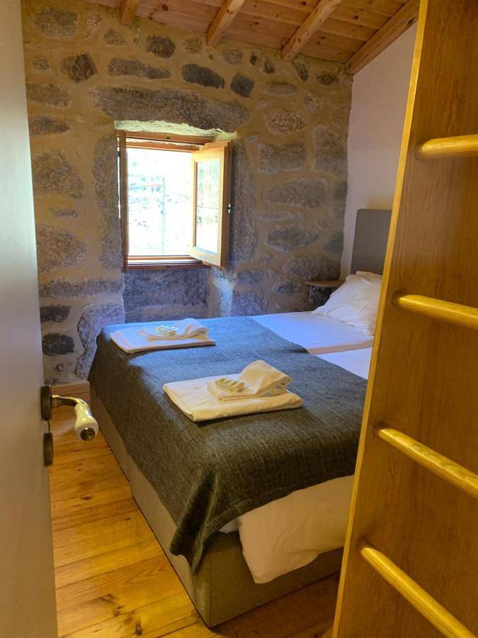 Casa rural para 6 personas, con vistas al lago y piscina además de jardín y vistas, Se admiten mascotas en Arcos de Valdevez - 2