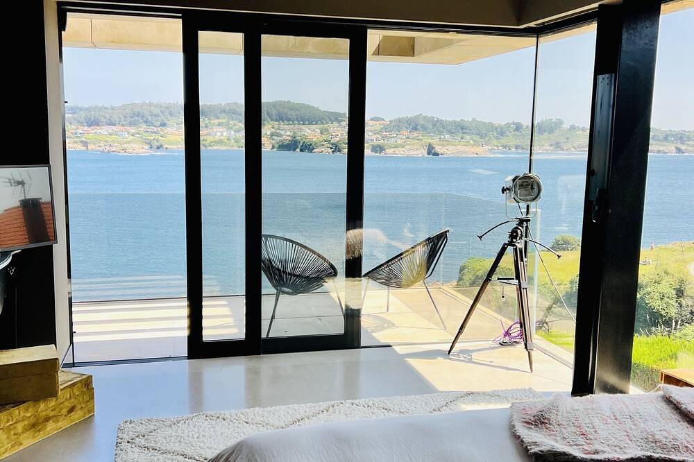 Chalet de Diseño Para Sentirte Acariciado por el Mar, Mera, Galicia in Oleiros (Espanha), Galician Coast