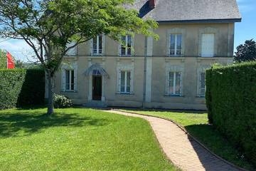 Location de vacances pour 10 personnes, avec jardin à Baugé-en-Anjou