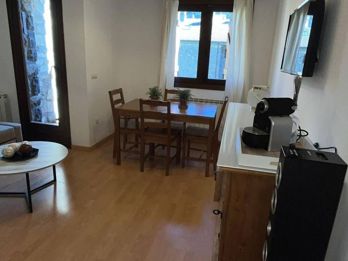 Ganze Wohnung, Gemütliche Wohnung in Bergnähe für 4 Personen in Villanúa, Aragonesische Pyrenäen