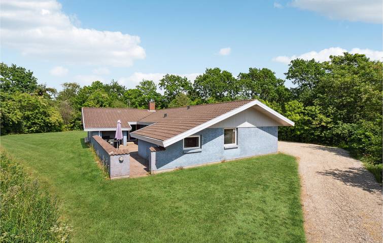 Ferienhaus für 12 Personen, mit Whirlpool und Terrasse sowie Sauna in Jegum