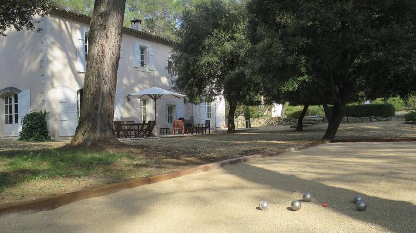 Location de vacances pour 8 personnes, avec piscine et jardin à Barbentane - 4
