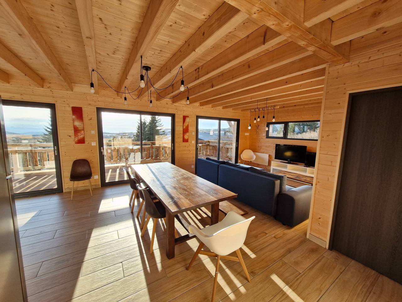 Modernes Chalet für 14 Pers mit Privatparkplatz in Pavinsee, Besse-et-Saint-Anastaise
