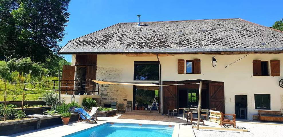 Villa pour 10 personnes, avec piscine et jardin en Savoie