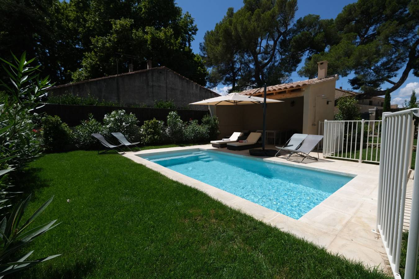 Villa climatisée piscine chauffée Mouries Alpilles 8 pax in Mouriès, Arles region