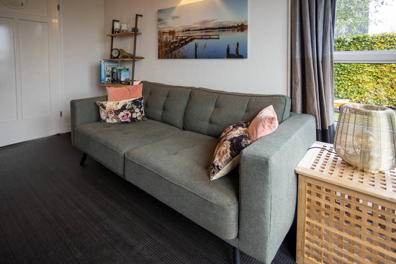 Kleines, gemütliches Ferienhaus für 4 Personen direkt am See mit traumhaftem Blick in Friesland