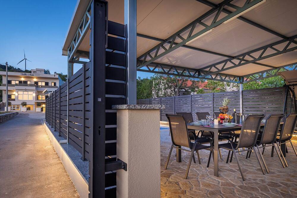 Villa Ante - Private Pool, Wellness & Gym in Šestanovac, Makarska Riviera