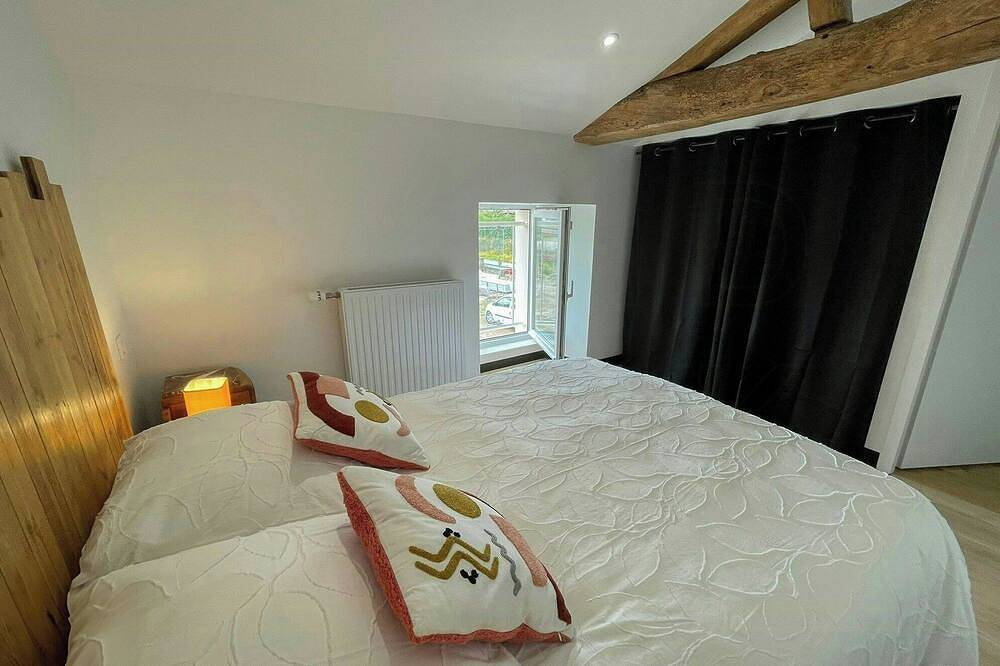 Cottage with spa between beaches and Puy du Fou in La Roche-sur-Yon, Loire Valley