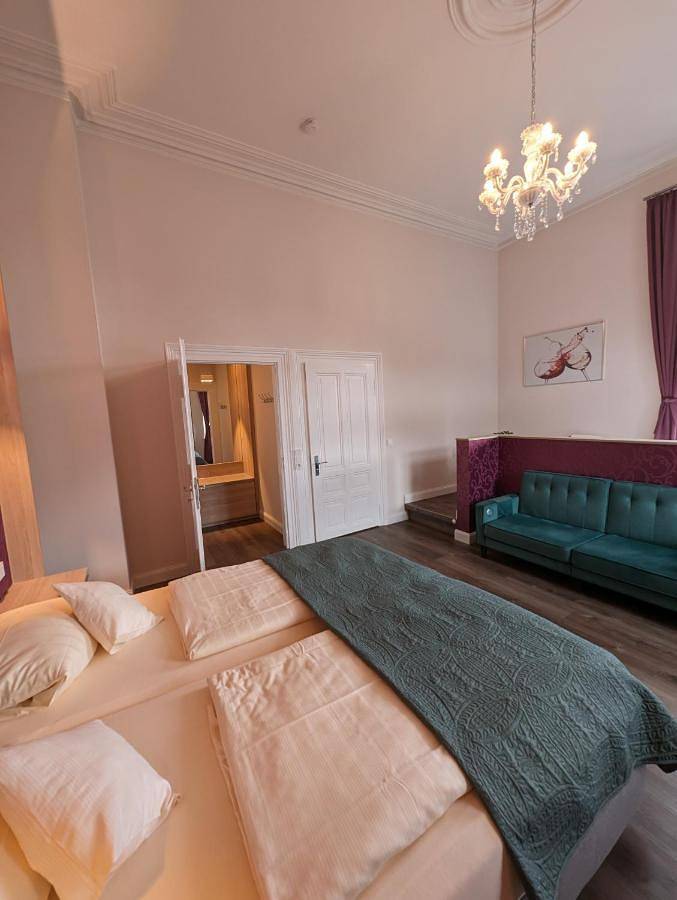 Hotel für 4 Personen, mit Terrasse und Pool sowie Sauna und Ausblick, mit Haustier in Zeltingen-Rachtig - 3