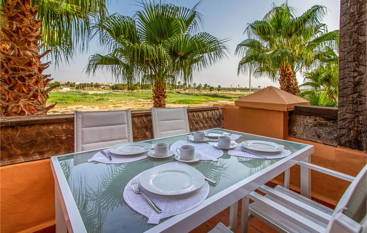 Ganze Ferienwohnung, Oase am Strand mit Parkplatz, AC, Terrasse, Pool und WiFi in Los Narejos, Los Alcázares