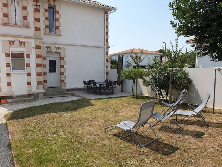 Gîte pour 8 personnes, avec jardin