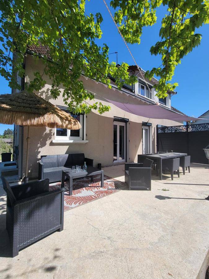 Location de vacances pour 6 personnes, avec jardin et piscine, animaux acceptés dans Celon