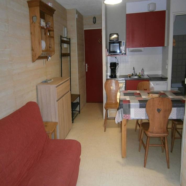 Gîte pour 4 personnes, avec sauna et jardin, adapté aux familles dans La Joue du Loup - 4