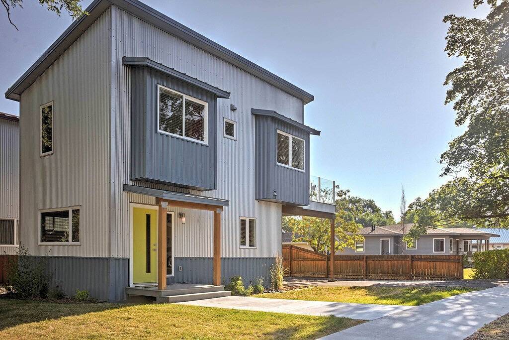 Moderne Missoula Townhome w / Deck-2 Mi. nach Downtown in Missoula, Lolo Nationalwald