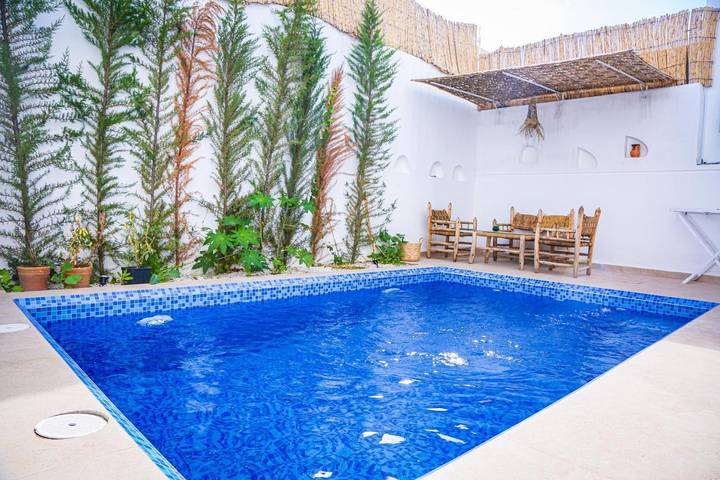 Appartement de vacances pour 6 personnes, avec terrasse et piscine