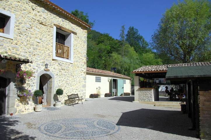 Location de vacances pour 2 personnes, avec jardin et piscine, animaux acceptés à Castellane - 2