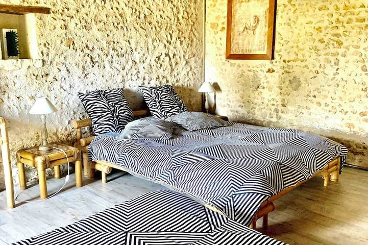 Location de vacances pour 14 personnes, avec piscine, animaux acceptés à Jupilles - 2