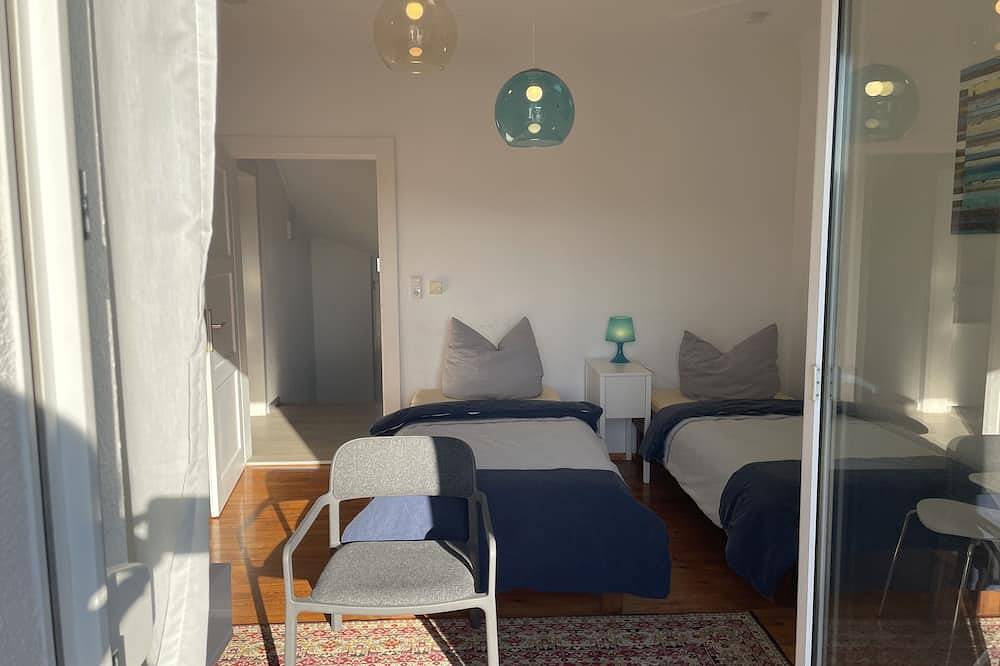 Altstadt Nähe: 7 Min Fußweg über Alte Mainbrücke zu Pension mit Balkon @ Garten! in Ochsenfurt, Fränkisches Weinland