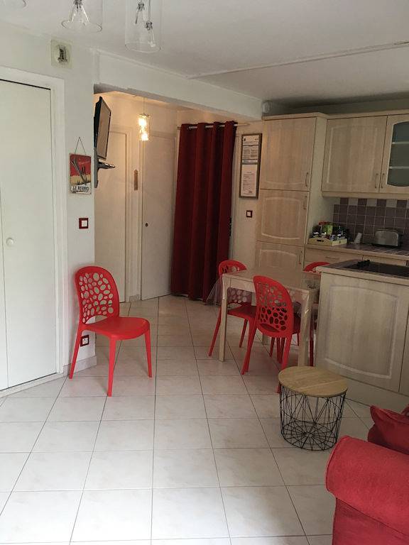 Studio pour 2 personnes, avec balcon et piscine, animaux acceptés en Savoie - 4