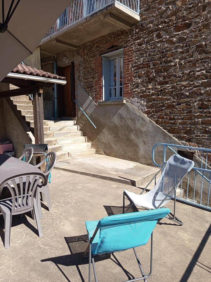 Appartement entier, La Fenière, Maison de village à Auzon in Auzon, Parc Naturel Régional Livradois-Forez