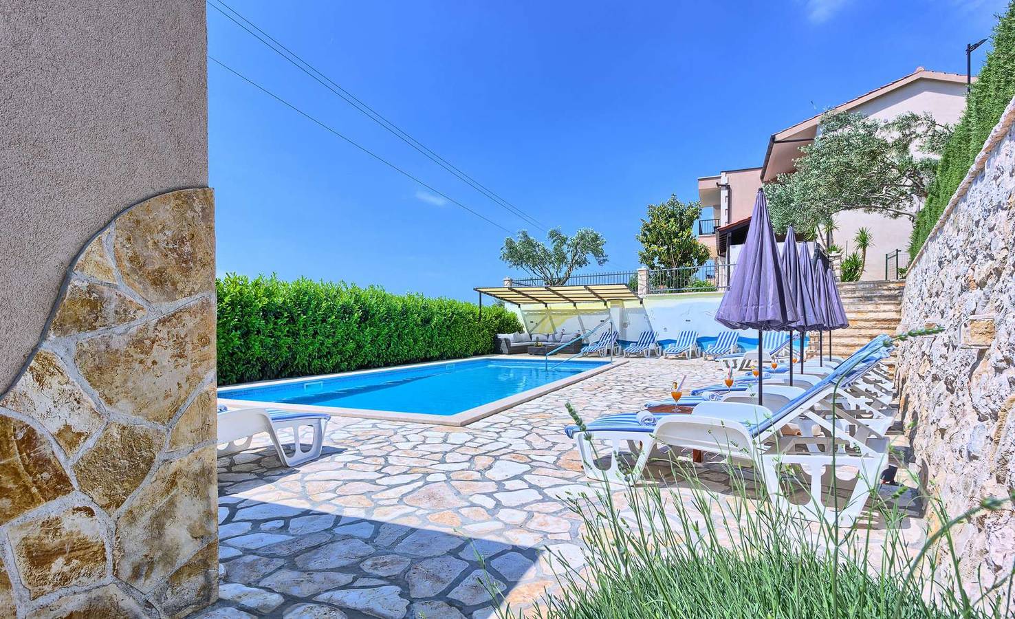 Villa Del Mare - z dziewięcioma sypialniami, basenem, jacuzzi, sauną, placem zabaw in Jesenice, Żupania splicko-dalmatyńska