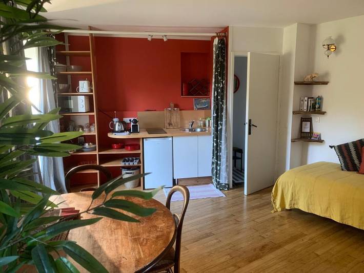 Gîte pour 2 personnes, avec terrasse ainsi que vue et jardin, animaux acceptés à Mosnac