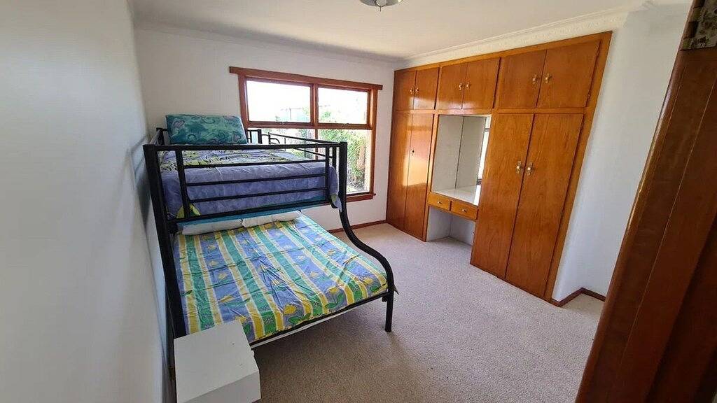 Spacious 3 Bedroom home near Sporting Facilities, Lake, Shops & Grammar in Ballarat