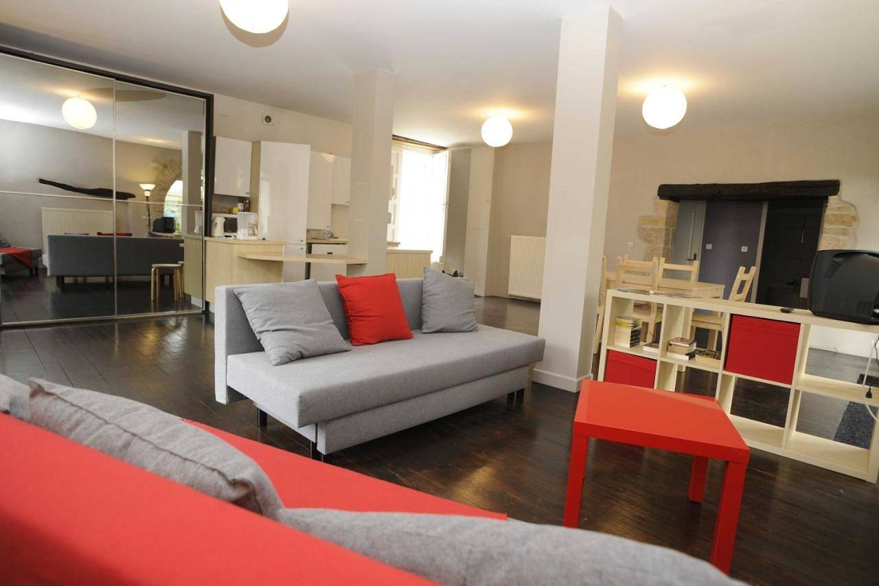 Appartement entier, Apartment - Ground Floor in Couchey, Région de Dijon