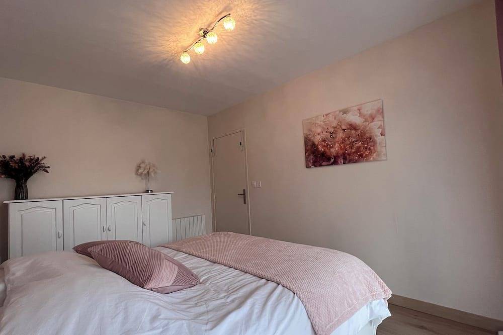 Appartement entier, Grand appartement indépendant avec jardin, au calme dans maison in Le Poët, Région de Gap