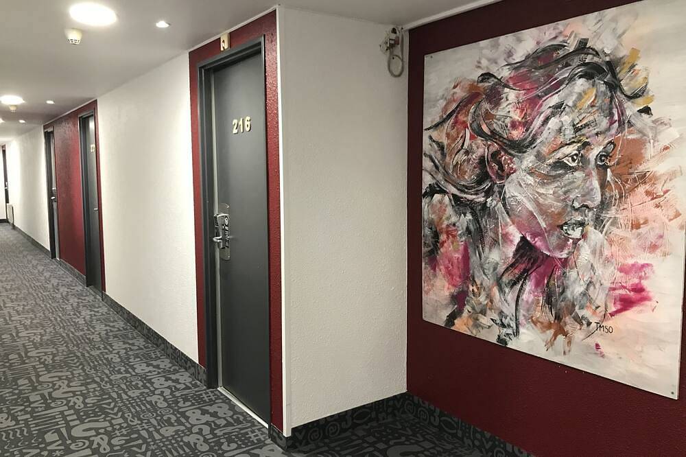 Cit'hôtel - Appartement Family in Saint-Germain-lès-Corbeil, Essonne