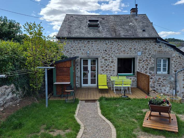 Maison de vacances pour 4 personnes, avec Terrasse ainsi que Jardin et Vue sur le lac en Bourgogne