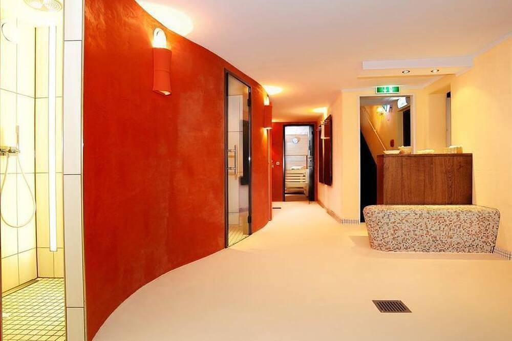 Doppelzimmer Economy - Aktiv Hotel Böld & Restaurant Uhrmacher in Oberammergau, Bayerische Alpen