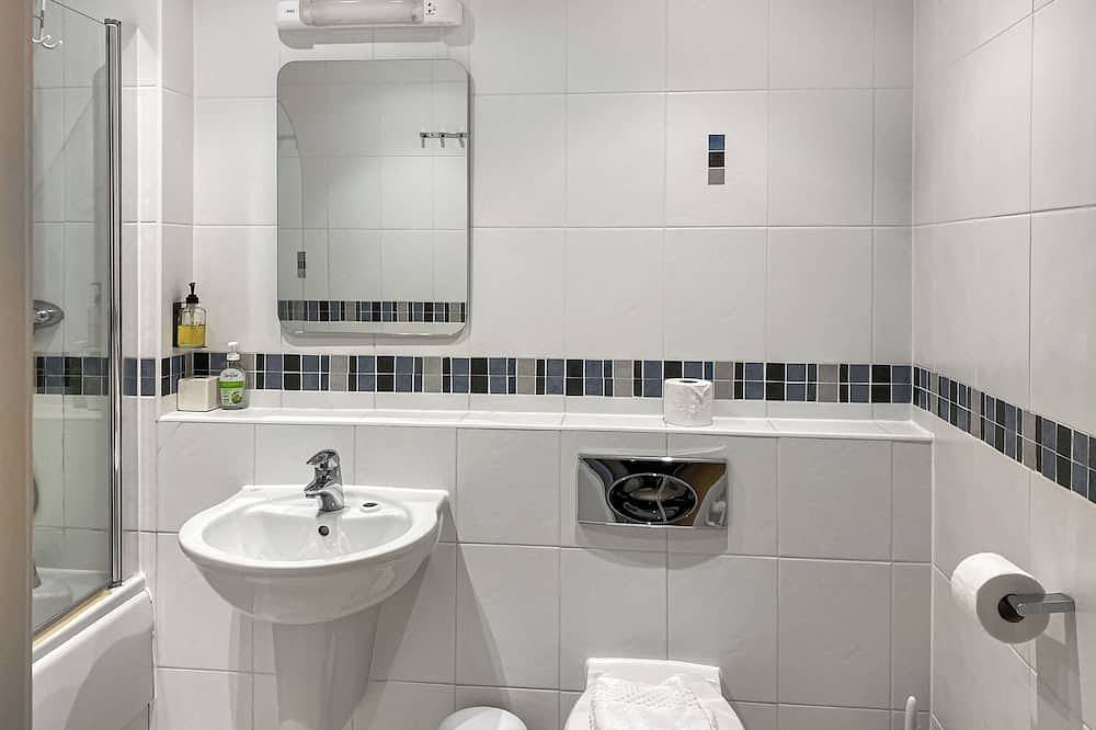Entire apartment, 1 bedroom accommodation in Newquay in Watergate Bay, Newquay