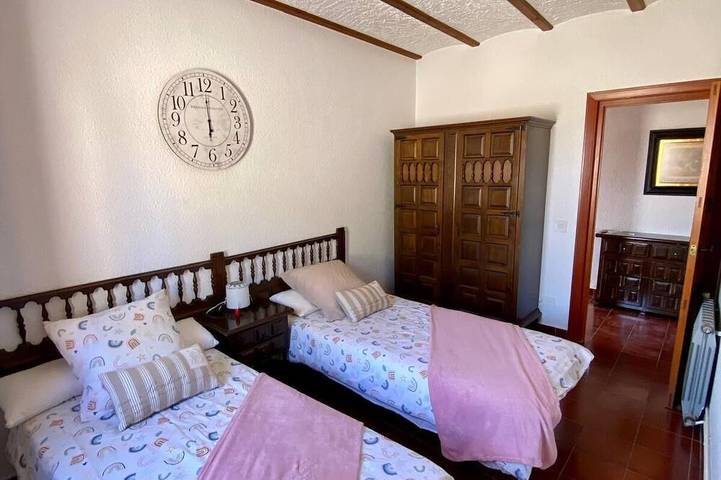 Gîte pour 21 personnes, avec piscine à Elda - 3