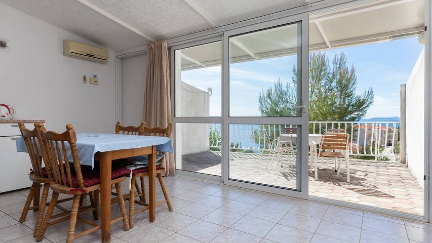 Ferienwohnung für 2 Personen, mit Terrasse in Omis - 2