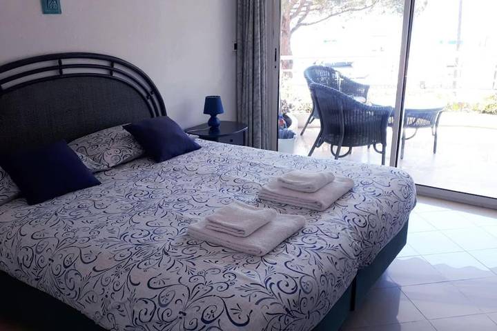 Gîte pour 5 personnes, avec Terrasse et Vue dans Plage du Palm Beach