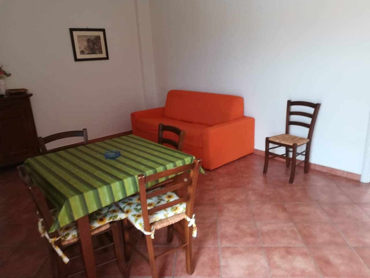 Ganze Wohnung, Apartment 'Carrubo' mit Meerblick, Wlan und Klimaanlage in Ceriale, Riviera di Ponente