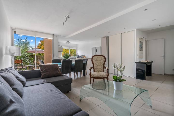 Apartamento entero, Apartamento 'Terraza de Malissol' con terraza privada, jardín privado y Wi-Fi in Vienne (Isère), Región de Vienne