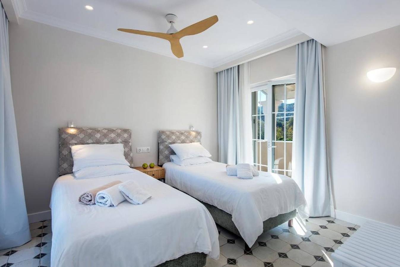 Entire apartment, Three Bedroom Apartment - Nancy Suites in Kassiopi, Corfu